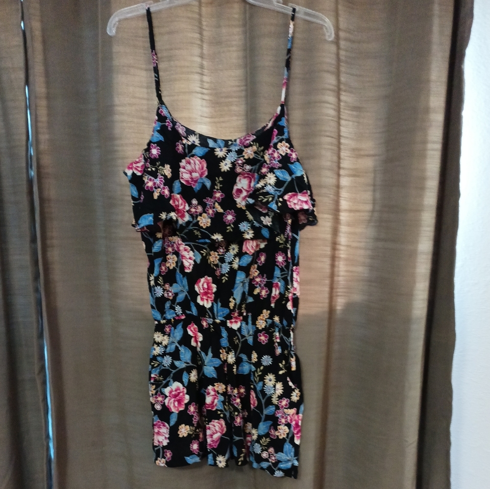 🆕 Justin&Taylor Floral Romper Medium